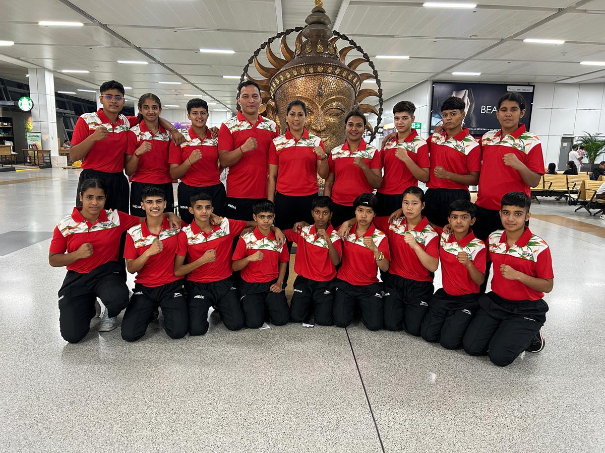 Đội, cùng với các nhân viên huấn luyện và quan chức, đã tới Amman vào ngày 17 tháng 4, với sơ bộ bắt đầu vào ngày 19 tháng 4 sau trận hòa vào ngày 18 tháng 4.